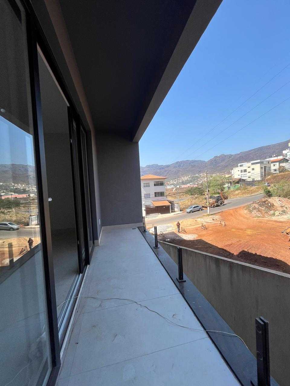 Apartamento à venda com 3 quartos, 118m² - Foto 1