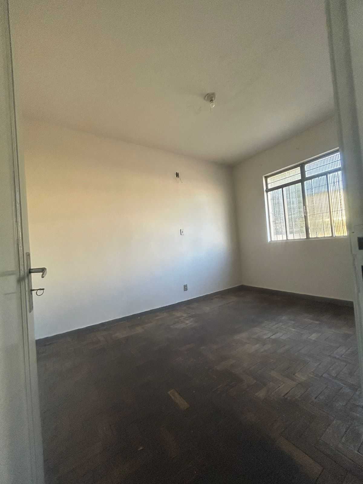 Casa para alugar com 3 quartos, 180m² - Foto 3