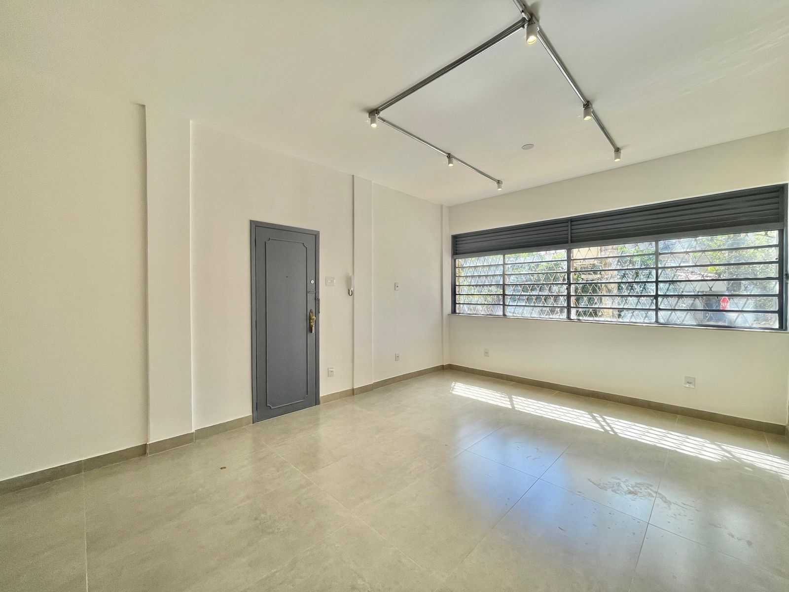 Apartamento à venda com 2 quartos, 90m² - Foto 1