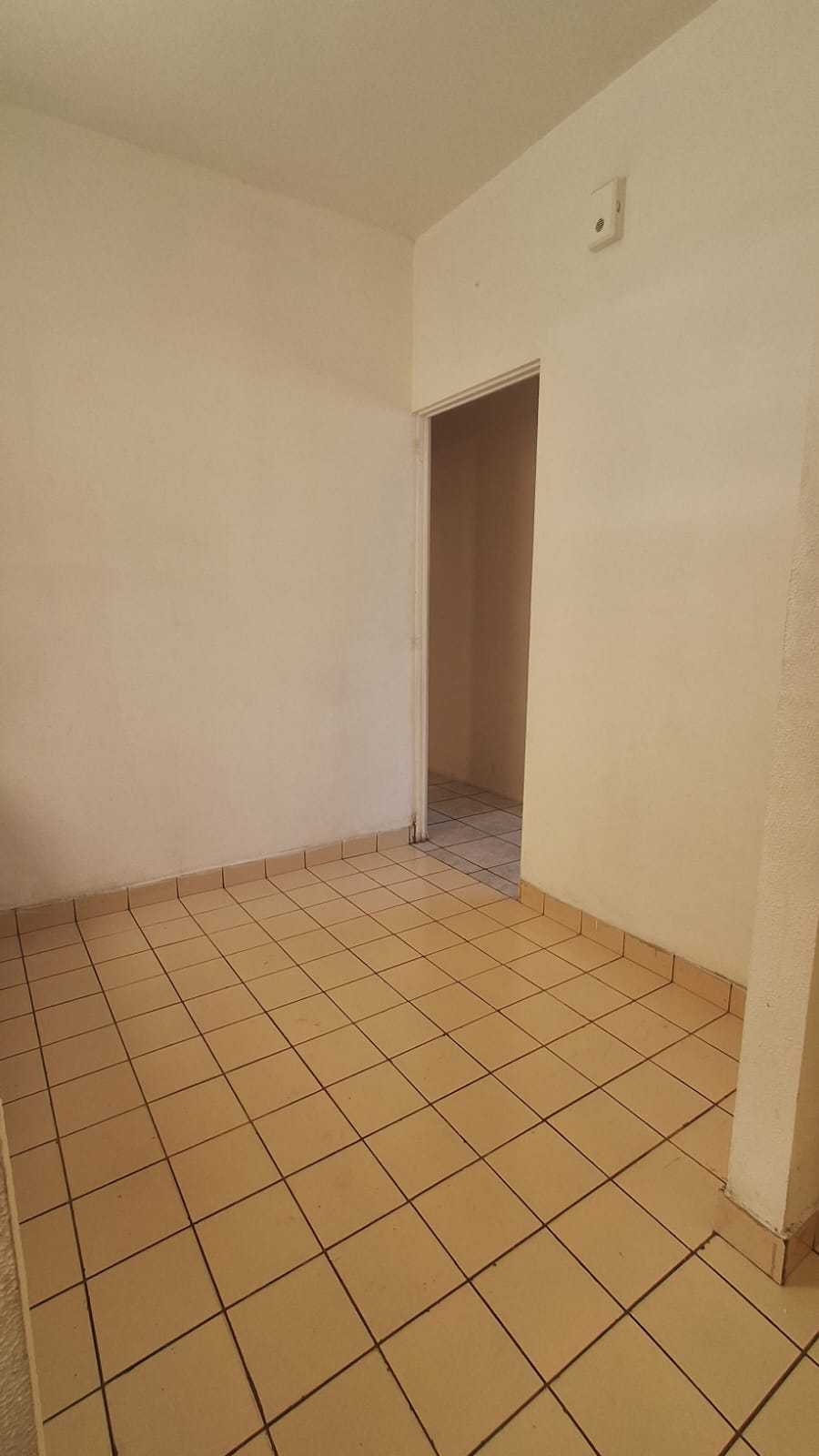 Apartamento à venda com 3 quartos, 65m² - Foto 2