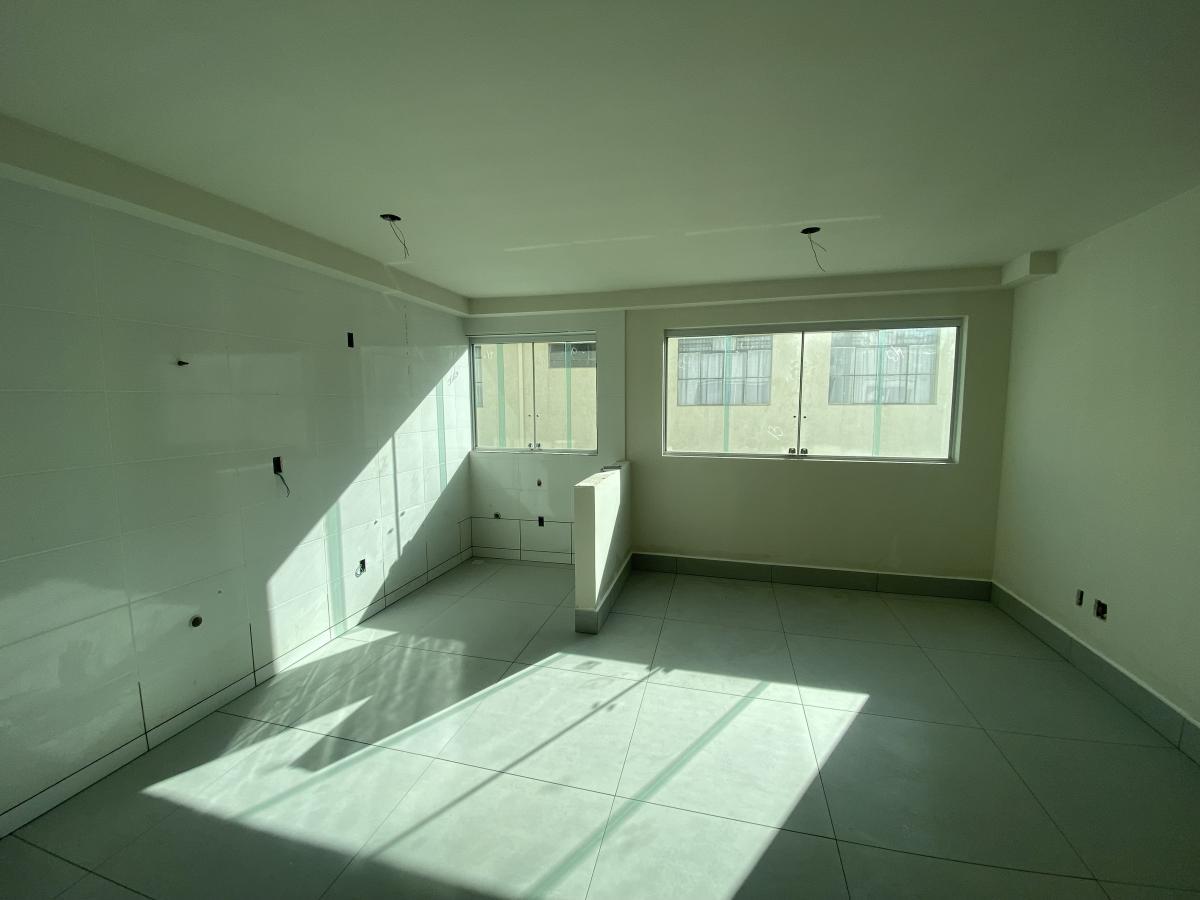 Apartamento à venda com 2 quartos, 60m² - Foto 2