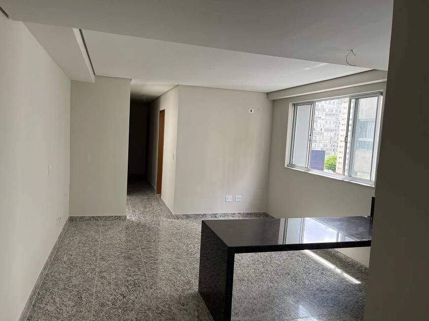 Apartamento à venda com 3 quartos, 80m² - Foto 2