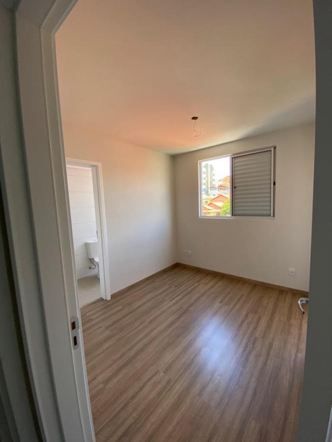 Apartamento à venda com 3 quartos, 71m² - Foto 4