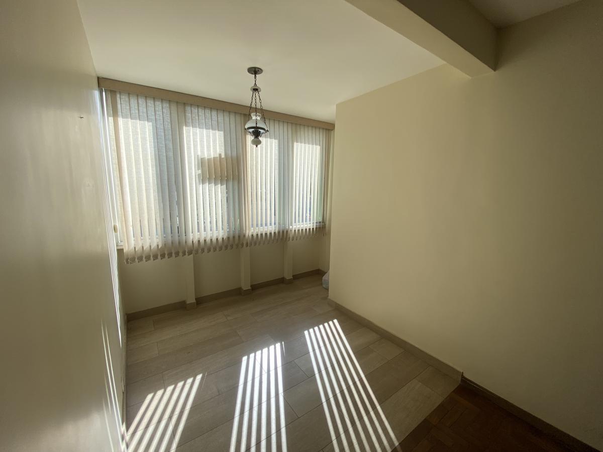 Apartamento à venda com 4 quartos, 230m² - Foto 12