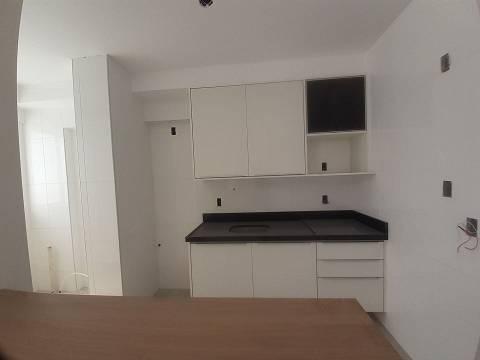 Apartamento à venda com 2 quartos, 70m² - Foto 8