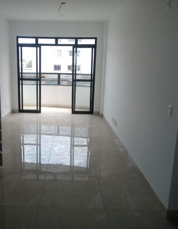 Apartamento à venda com 3 quartos, 90m² - Foto 1