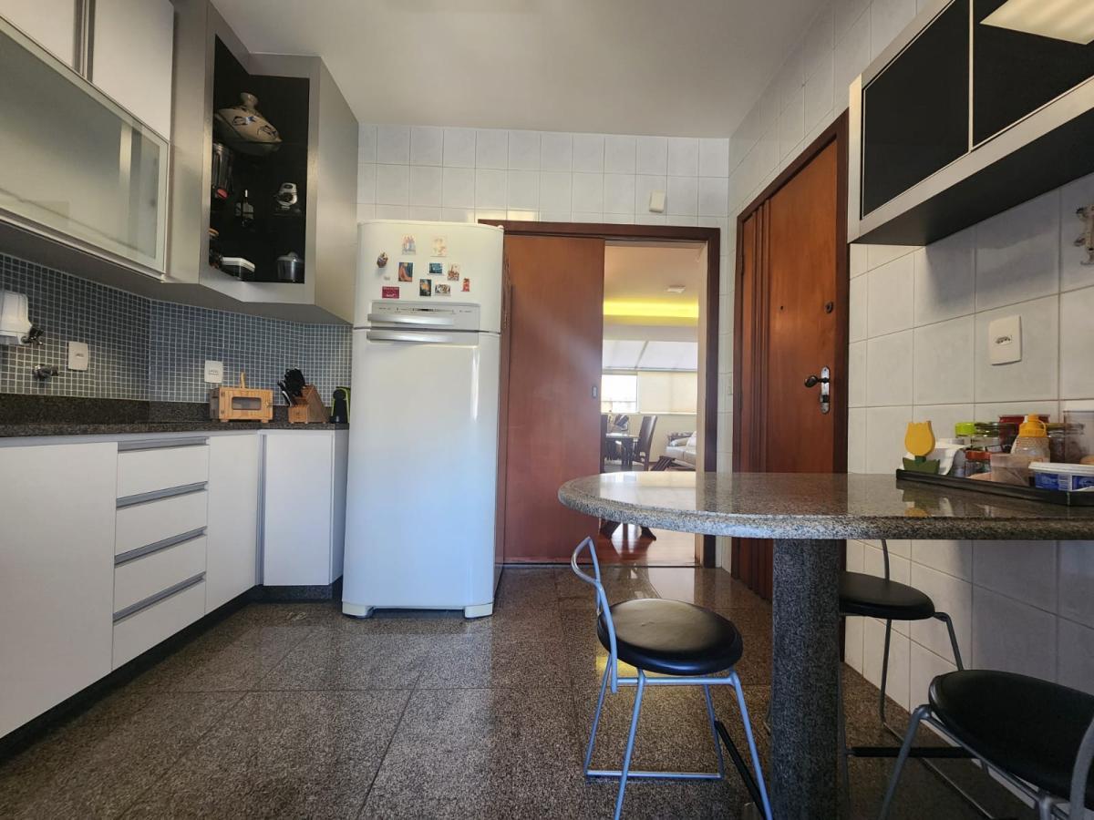 Apartamento à venda com 3 quartos, 128m² - Foto 9