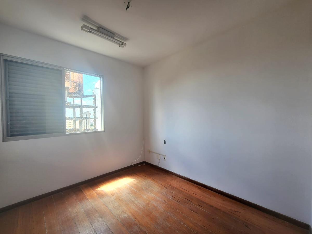 Apartamento à venda com 4 quartos, 140m² - Foto 8