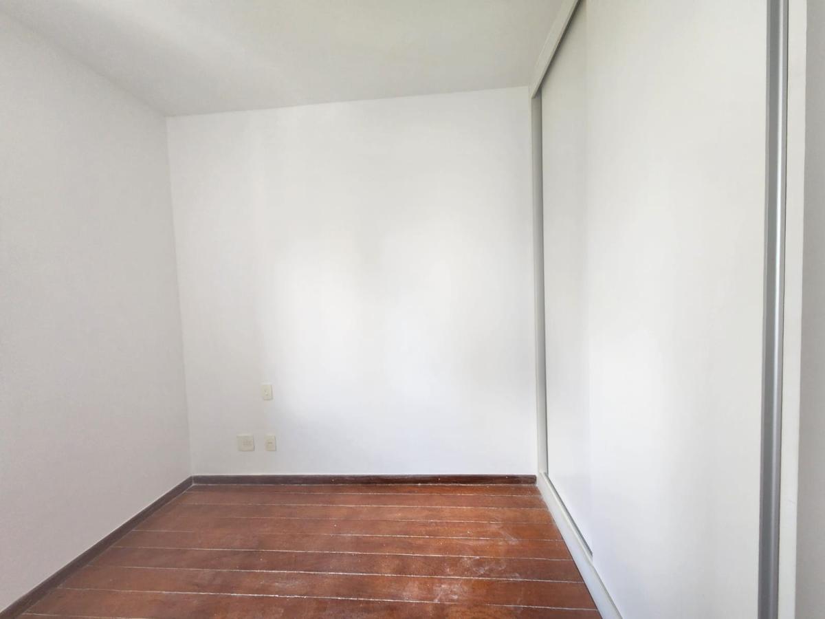 Apartamento à venda com 4 quartos, 140m² - Foto 9