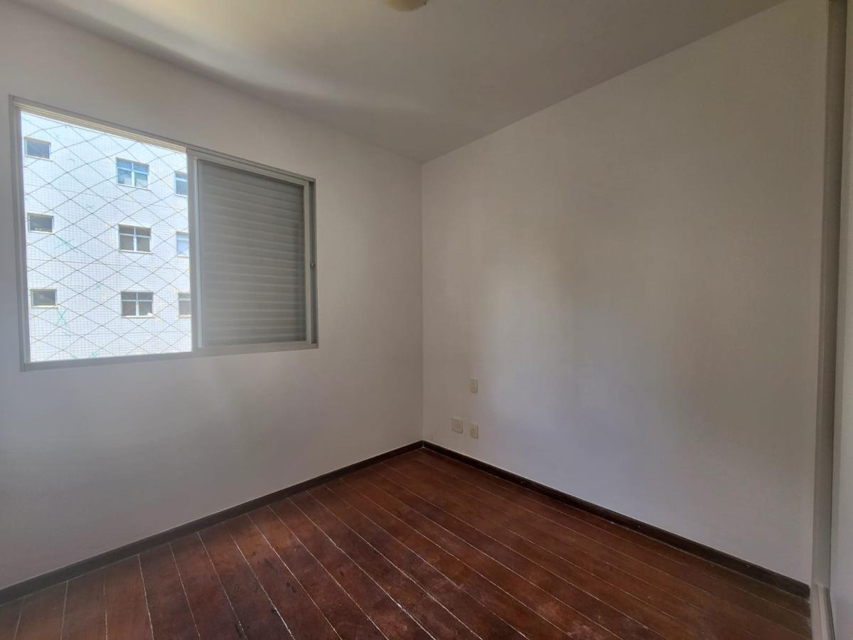 Apartamento à venda com 4 quartos, 140m² - Foto 10