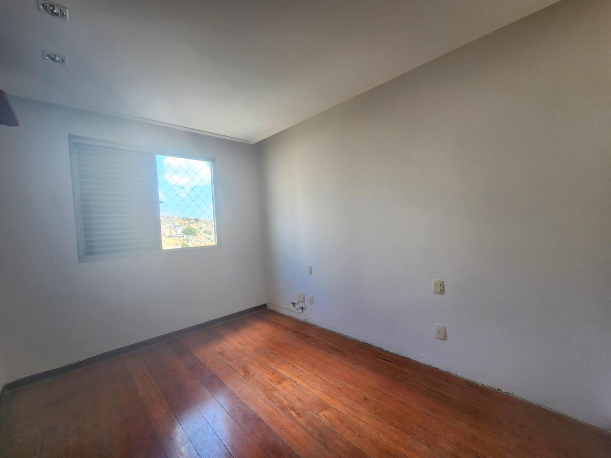 Apartamento à venda com 4 quartos, 140m² - Foto 11