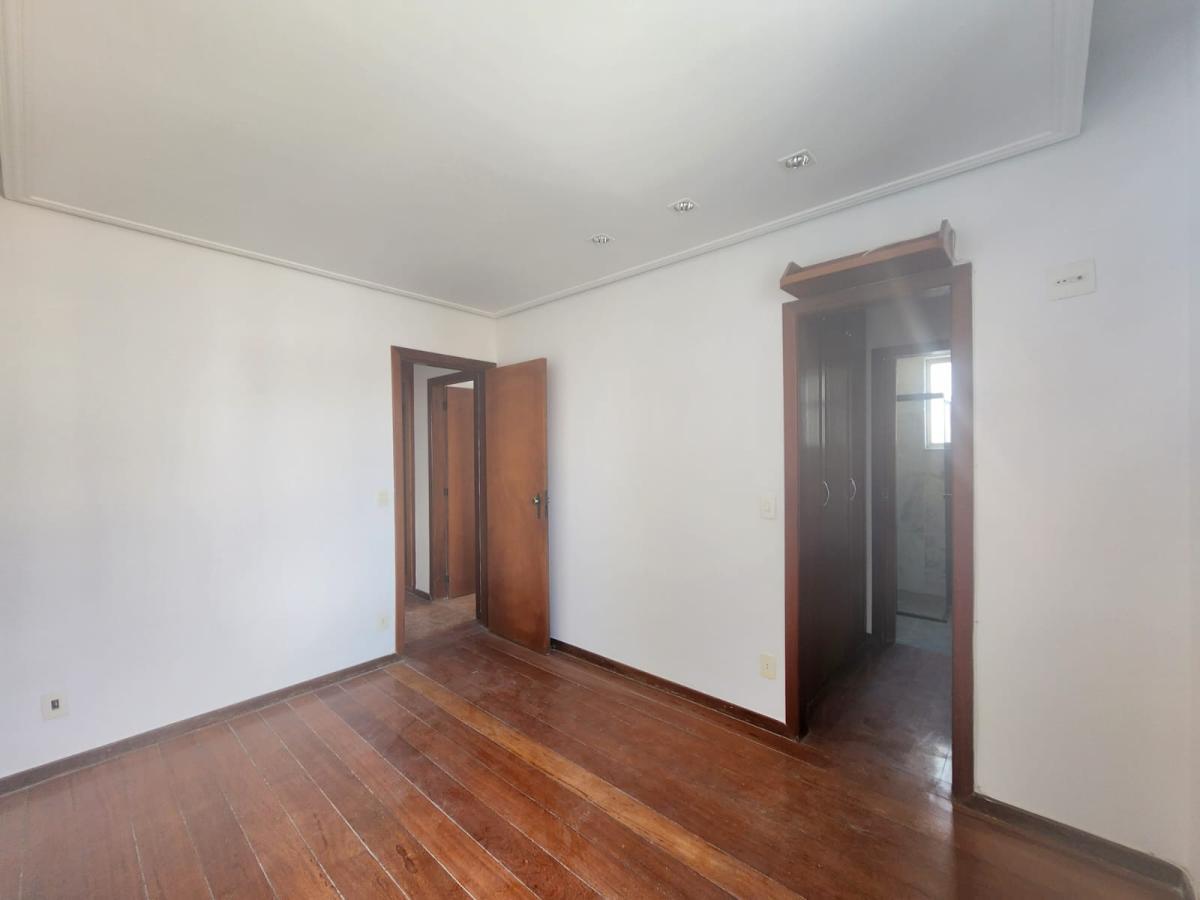 Apartamento à venda com 4 quartos, 140m² - Foto 12