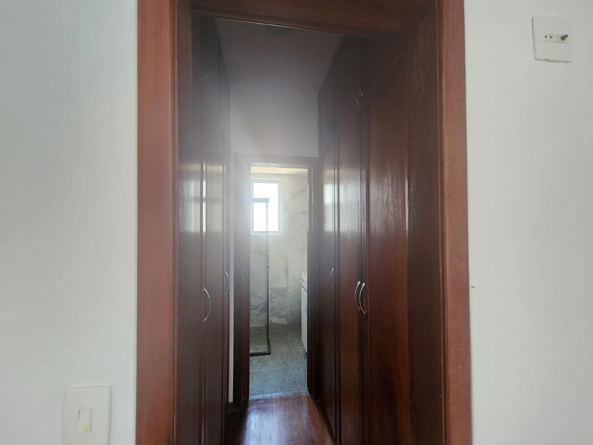 Apartamento à venda com 4 quartos, 140m² - Foto 13