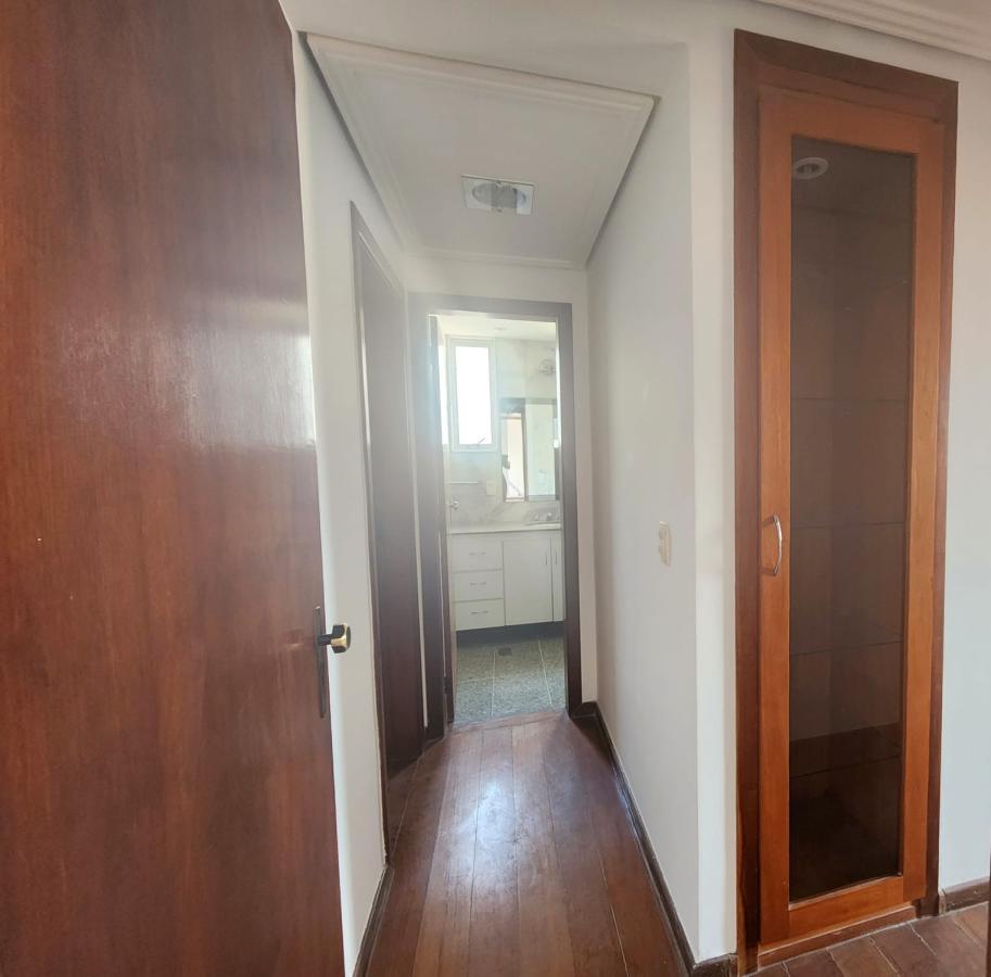 Apartamento à venda com 4 quartos, 140m² - Foto 15