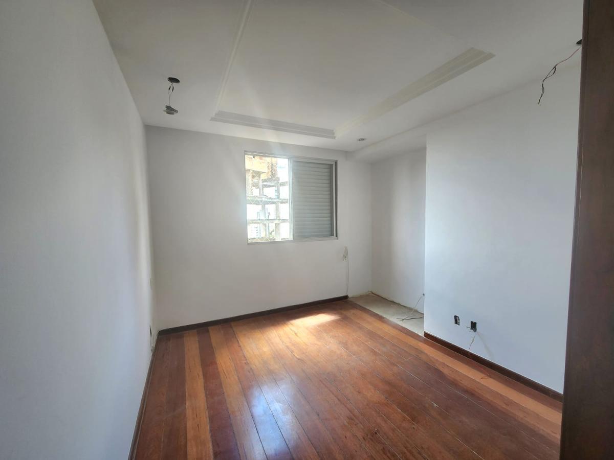 Apartamento à venda com 4 quartos, 140m² - Foto 16