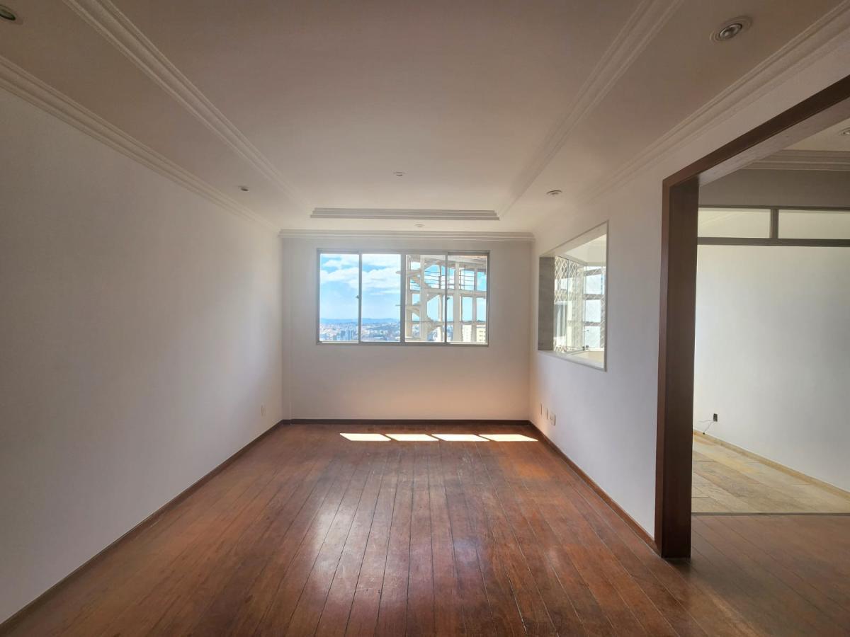 Apartamento à venda com 4 quartos, 140m² - Foto 17