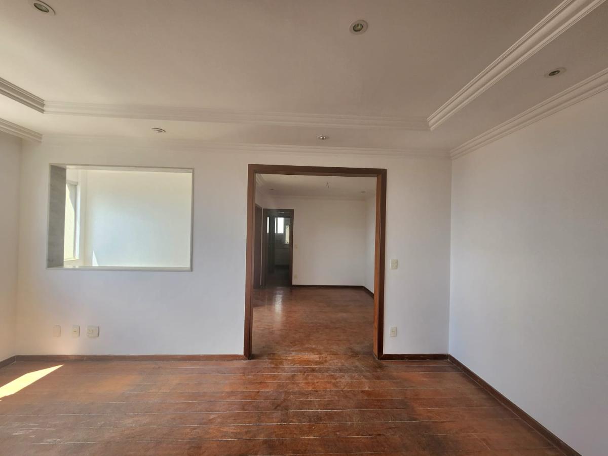 Apartamento à venda com 4 quartos, 140m² - Foto 18