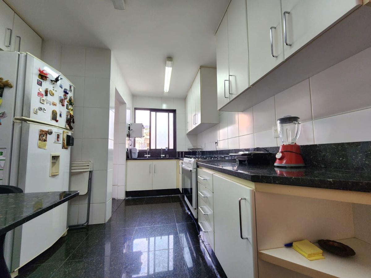 Apartamento à venda com 4 quartos, 176m² - Foto 8