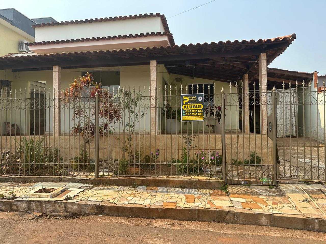 Casa para alugar com 3 quartos, 249m² - Foto 2