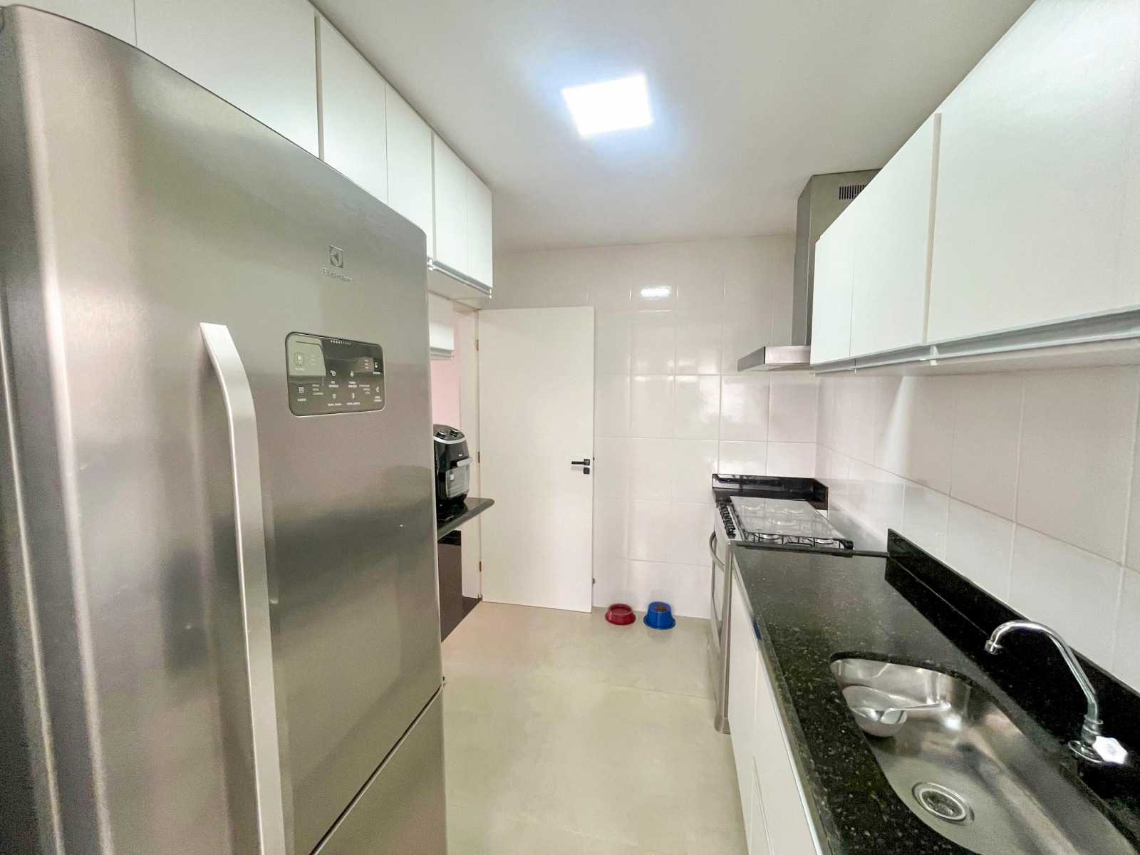 Apartamento à venda com 2 quartos, 70m² - Foto 13