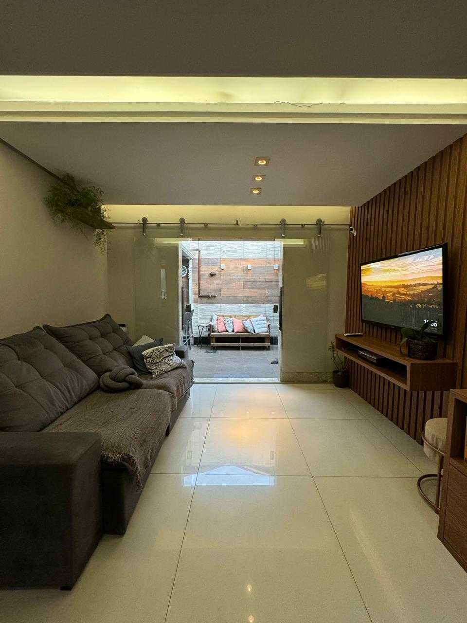 Casa de Condomínio à venda com 3 quartos, 126m² - Foto 2