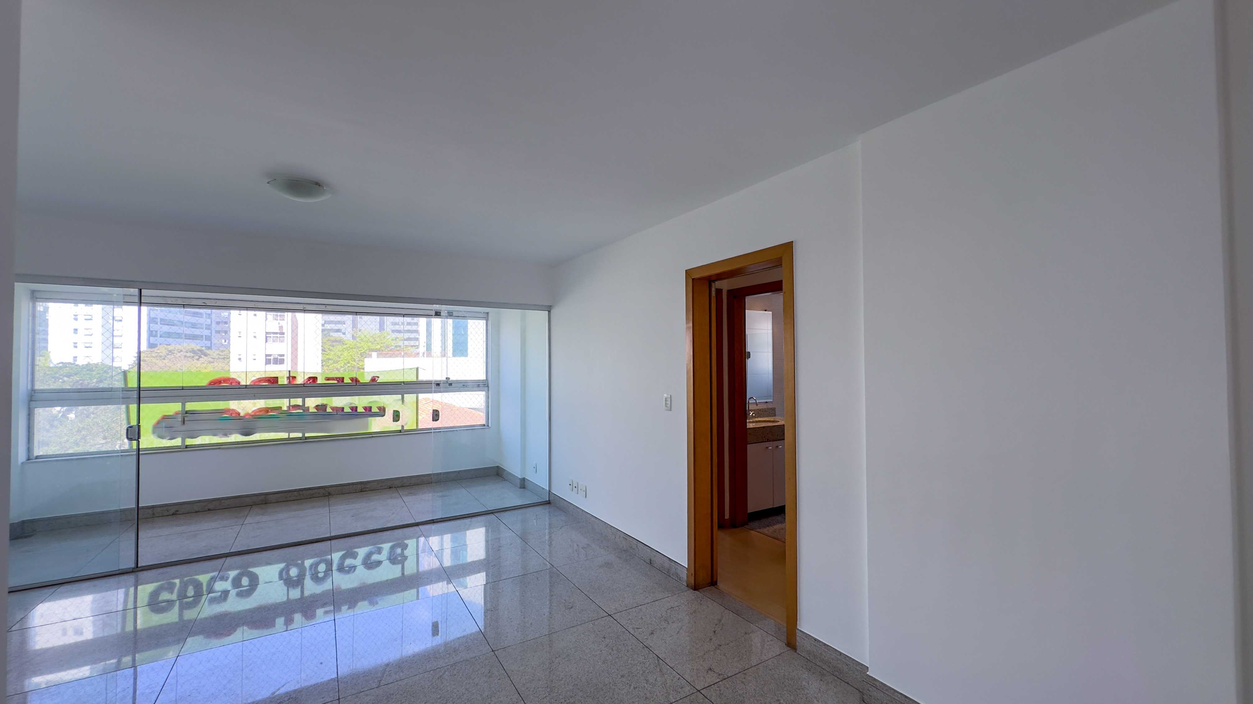 Apartamento à venda com 3 quartos, 135m² - Foto 2