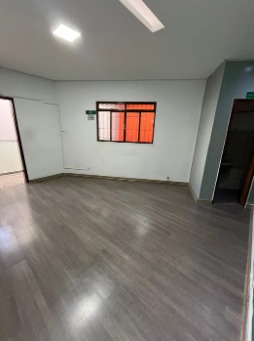 Conjunto Comercial-Sala para alugar com 9 quartos, 360m² - Foto 17