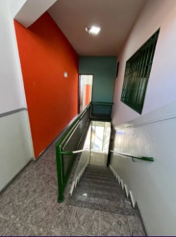 Conjunto Comercial-Sala para alugar com 9 quartos, 360m² - Foto 3