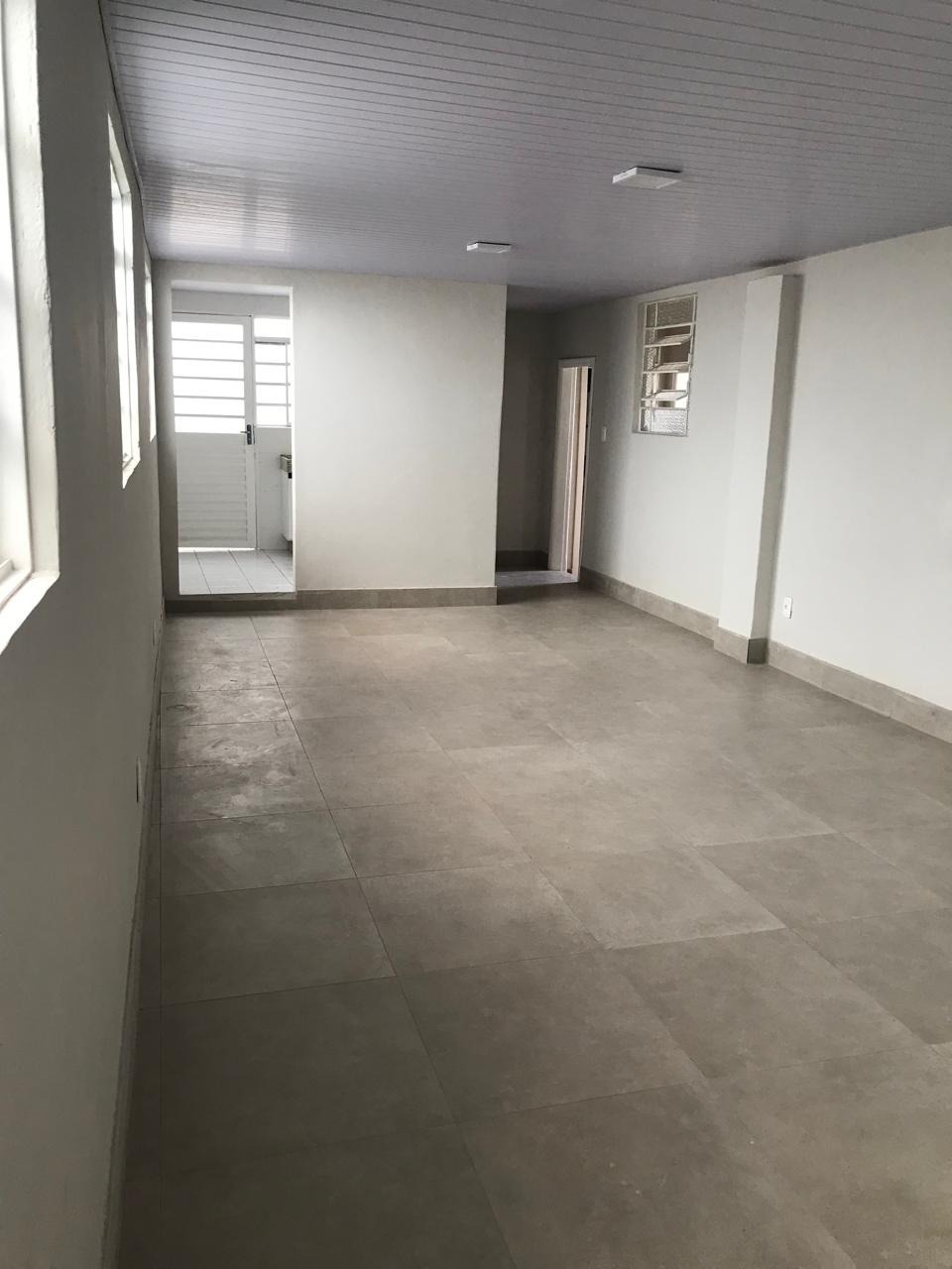 Casa para alugar com 3 quartos, 200m² - Foto 8