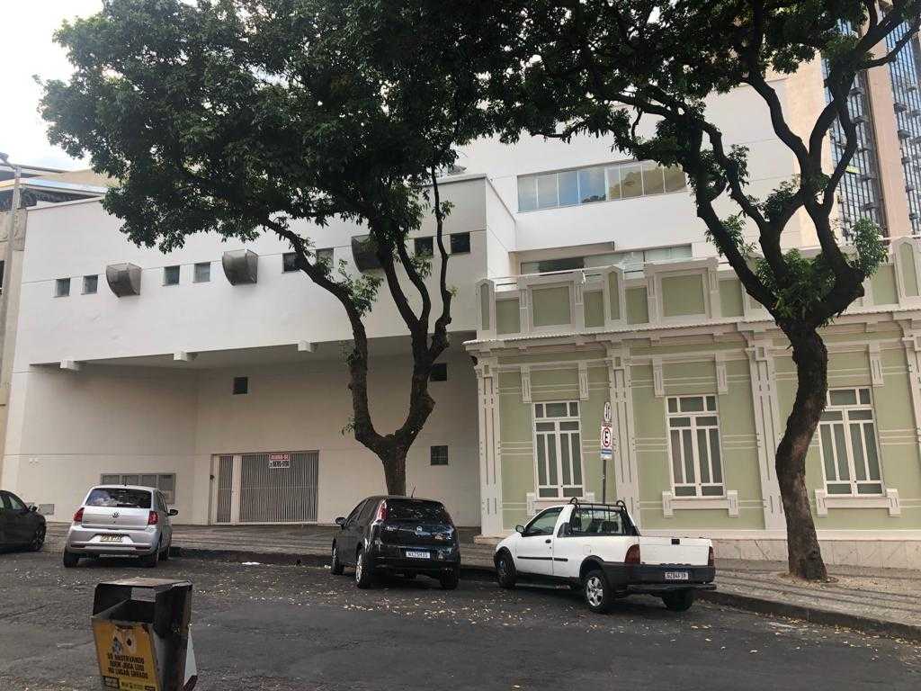 Prédio Inteiro para alugar, 840m² - Foto 1