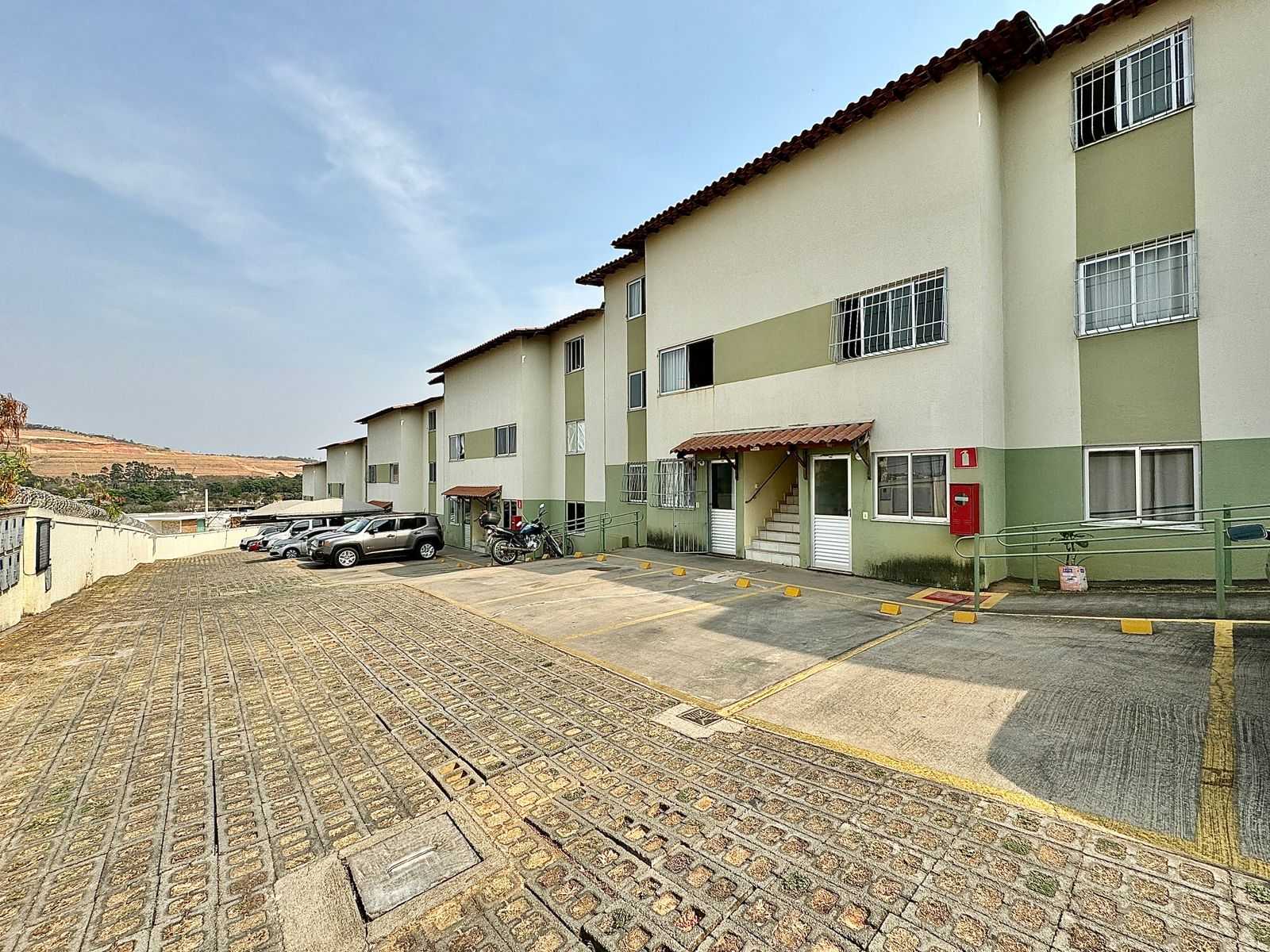 Apartamento à venda com 2 quartos, 60m² - Foto 1