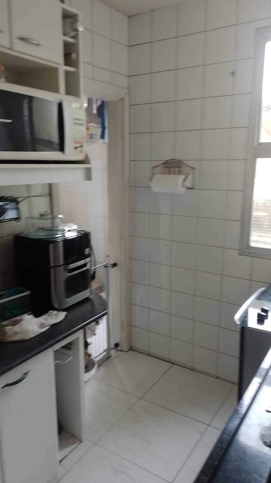 Apartamento à venda com 3 quartos, 75m² - Foto 4