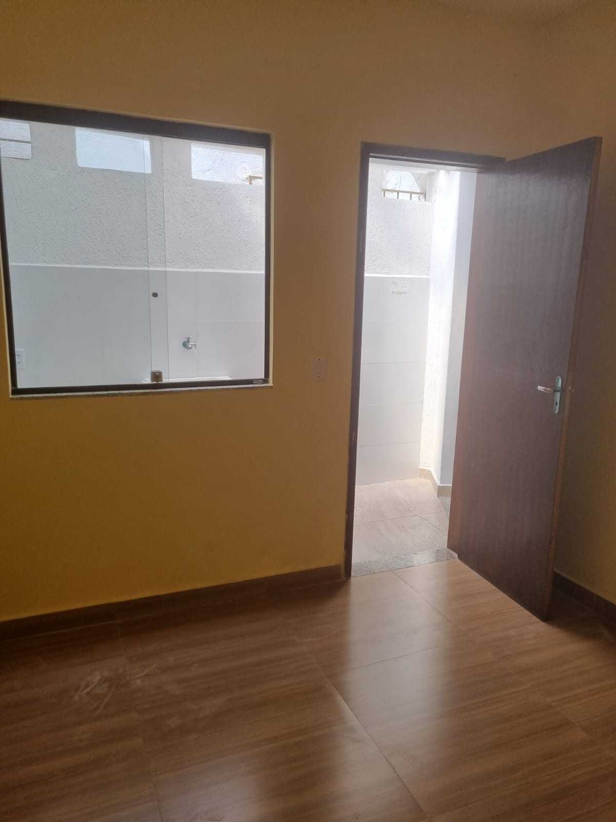 Casa para alugar com 2 quartos, 220m² - Foto 1