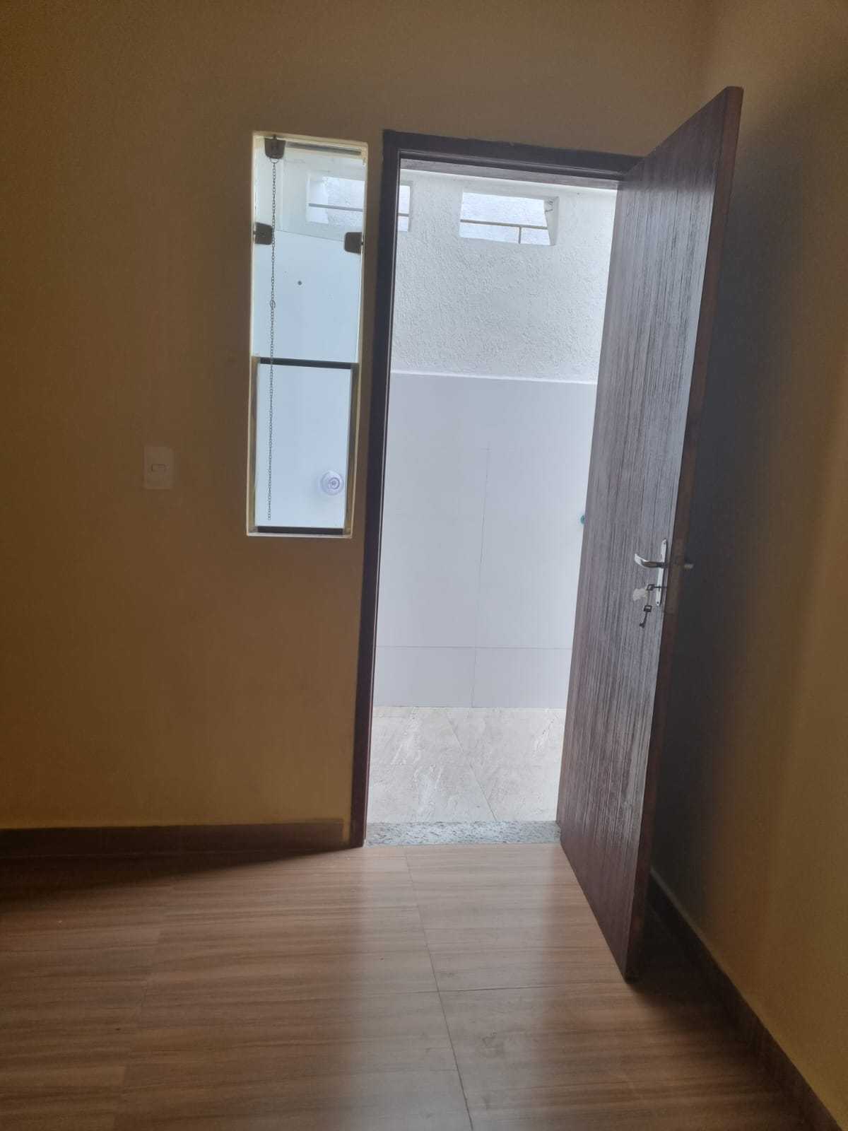 Casa para alugar com 2 quartos, 220m² - Foto 3