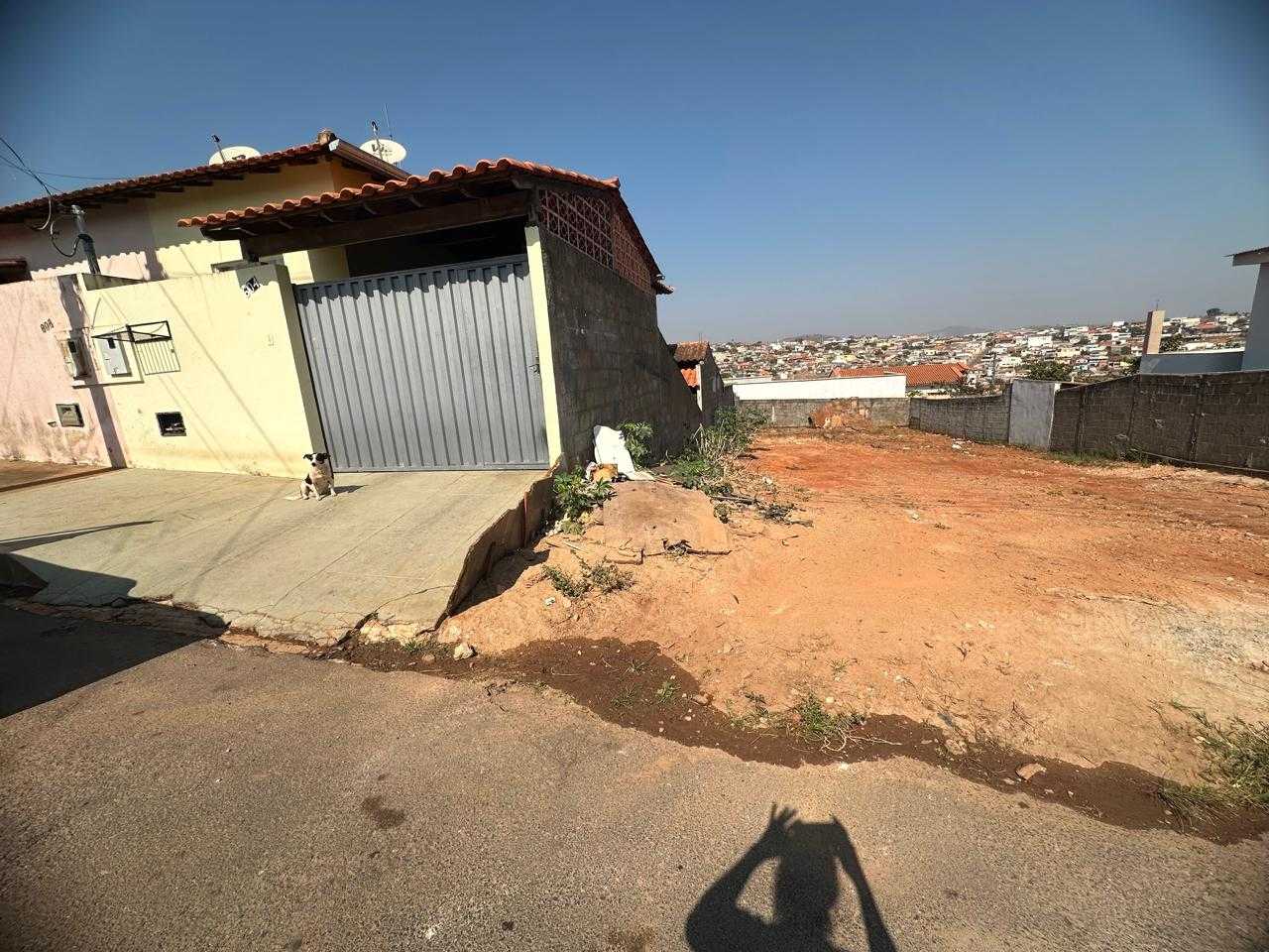 Terreno à venda, 360m² - Foto 2