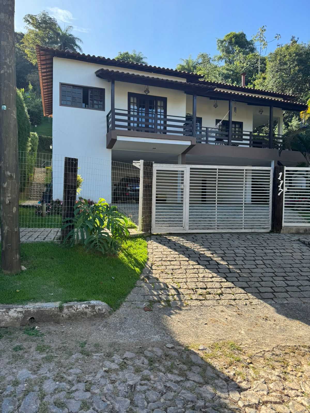 Casa de Condomínio à venda com 4 quartos, 340m² - Foto 1