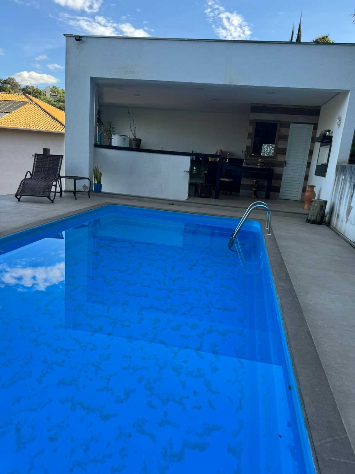 Casa de Condomínio à venda com 4 quartos, 340m² - Foto 2