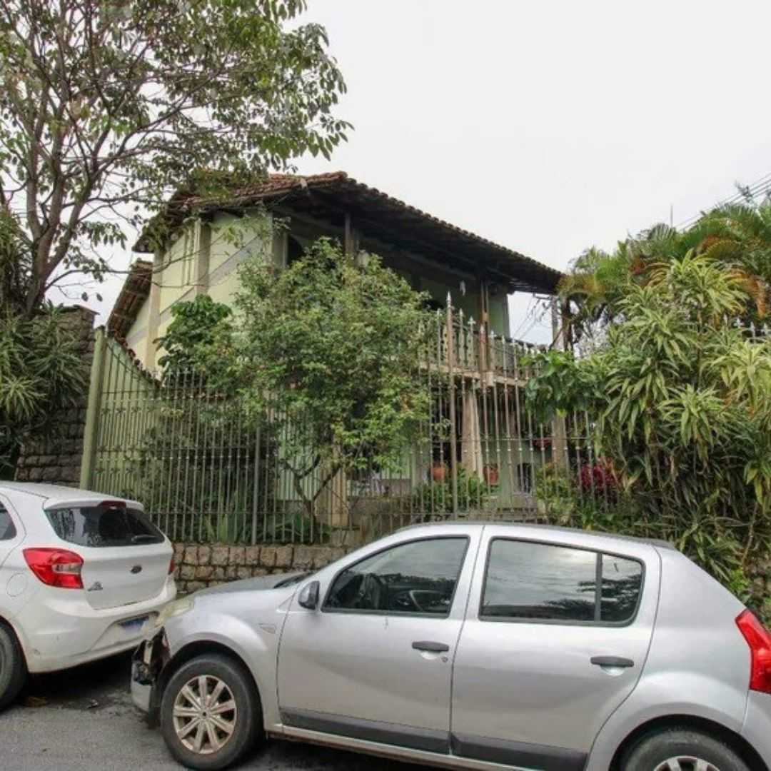 Casa para alugar com 5 quartos, 480m² - Foto 1