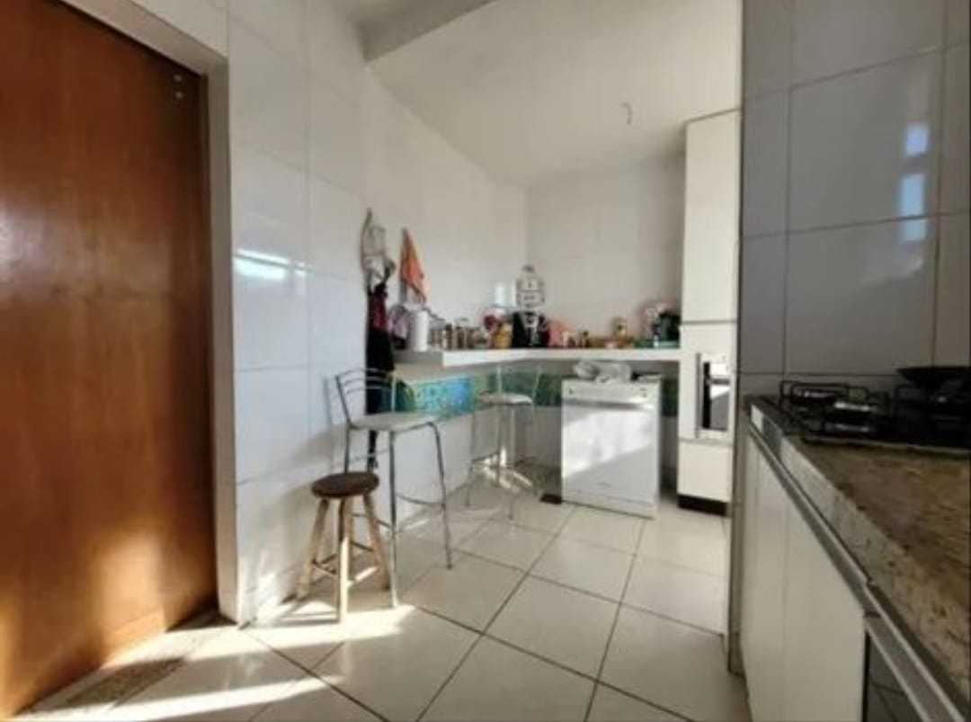 Apartamento à venda com 3 quartos, 150m² - Foto 4