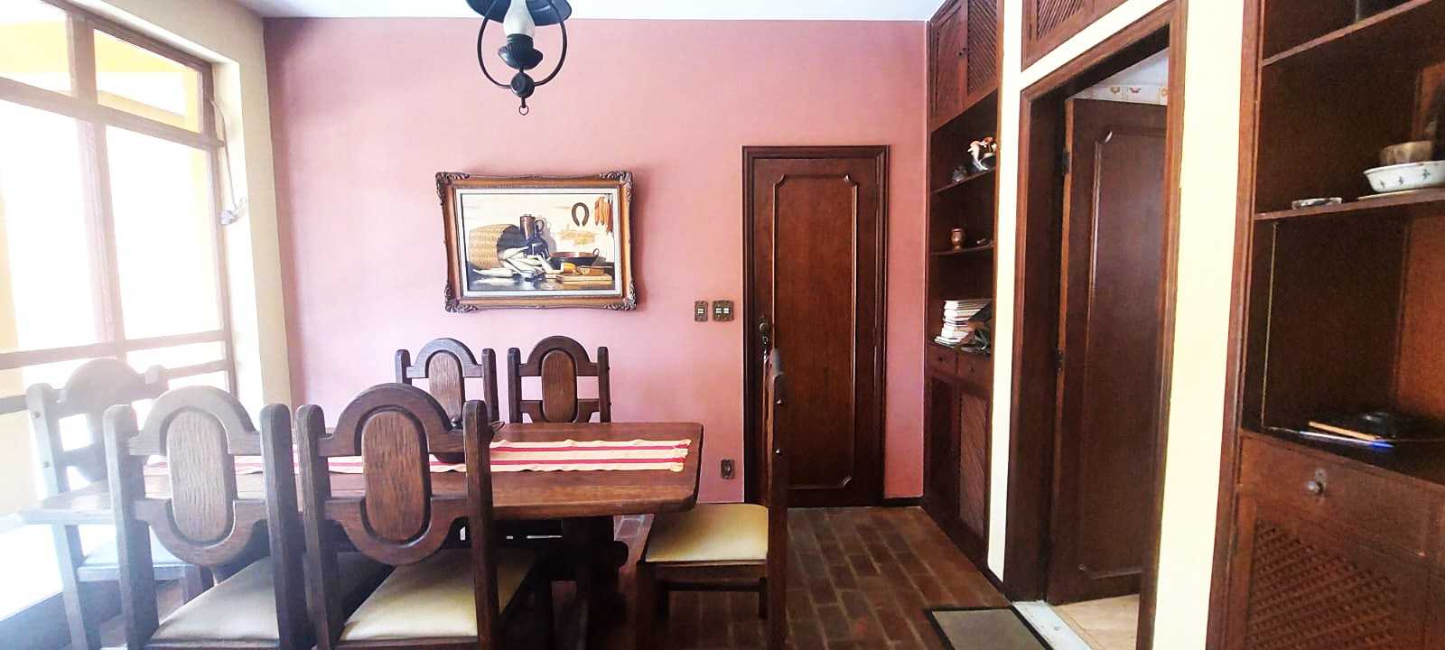 Casa à venda com 5 quartos, 250m² - Foto 4