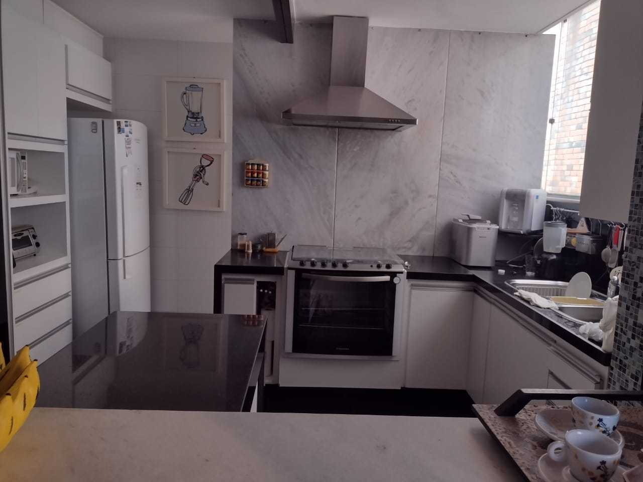 Apartamento para alugar com 3 quartos, 160m² - Foto 11