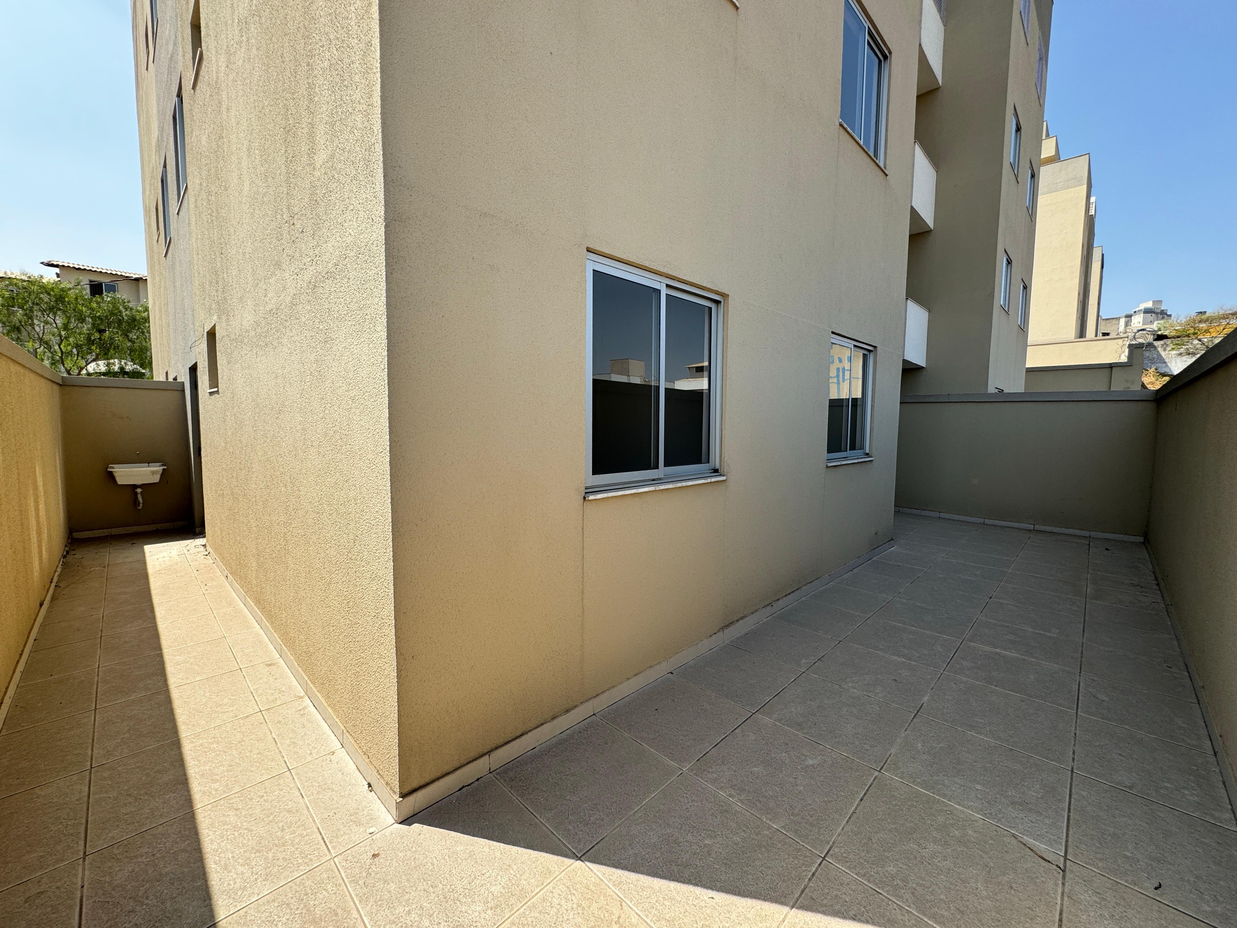 Apartamento à venda com 2 quartos, 92m² - Foto 1