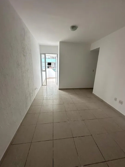 Apartamento à venda com 3 quartos, 75m² - Foto 4