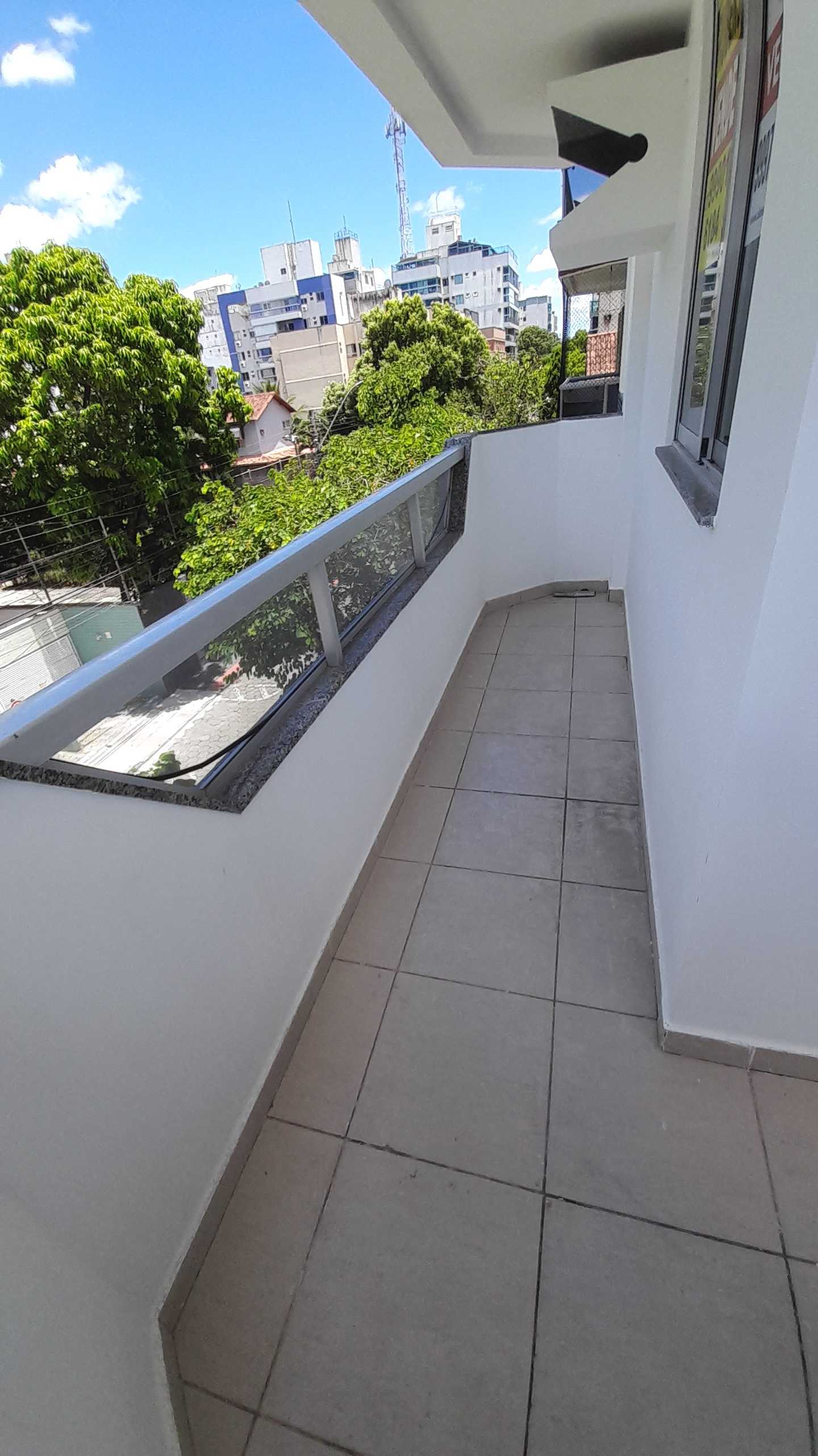 Apartamento à venda com 3 quartos, 75m² - Foto 1