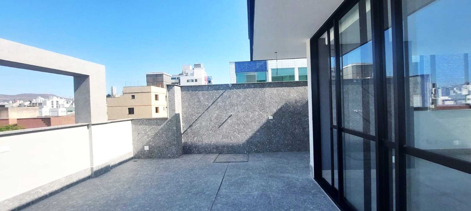 Cobertura à venda com 3 quartos, 150m² - Foto 2