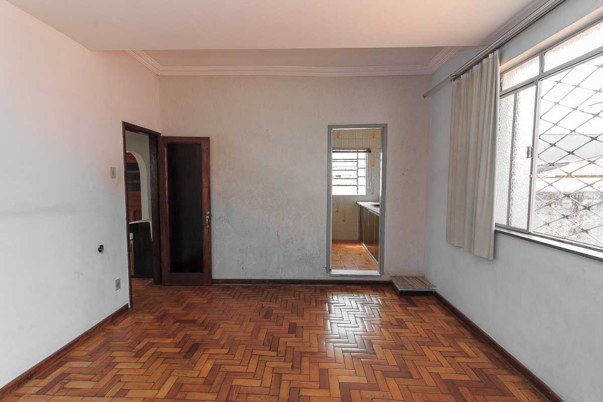 Casa à venda com 4 quartos, 303m² - Foto 9