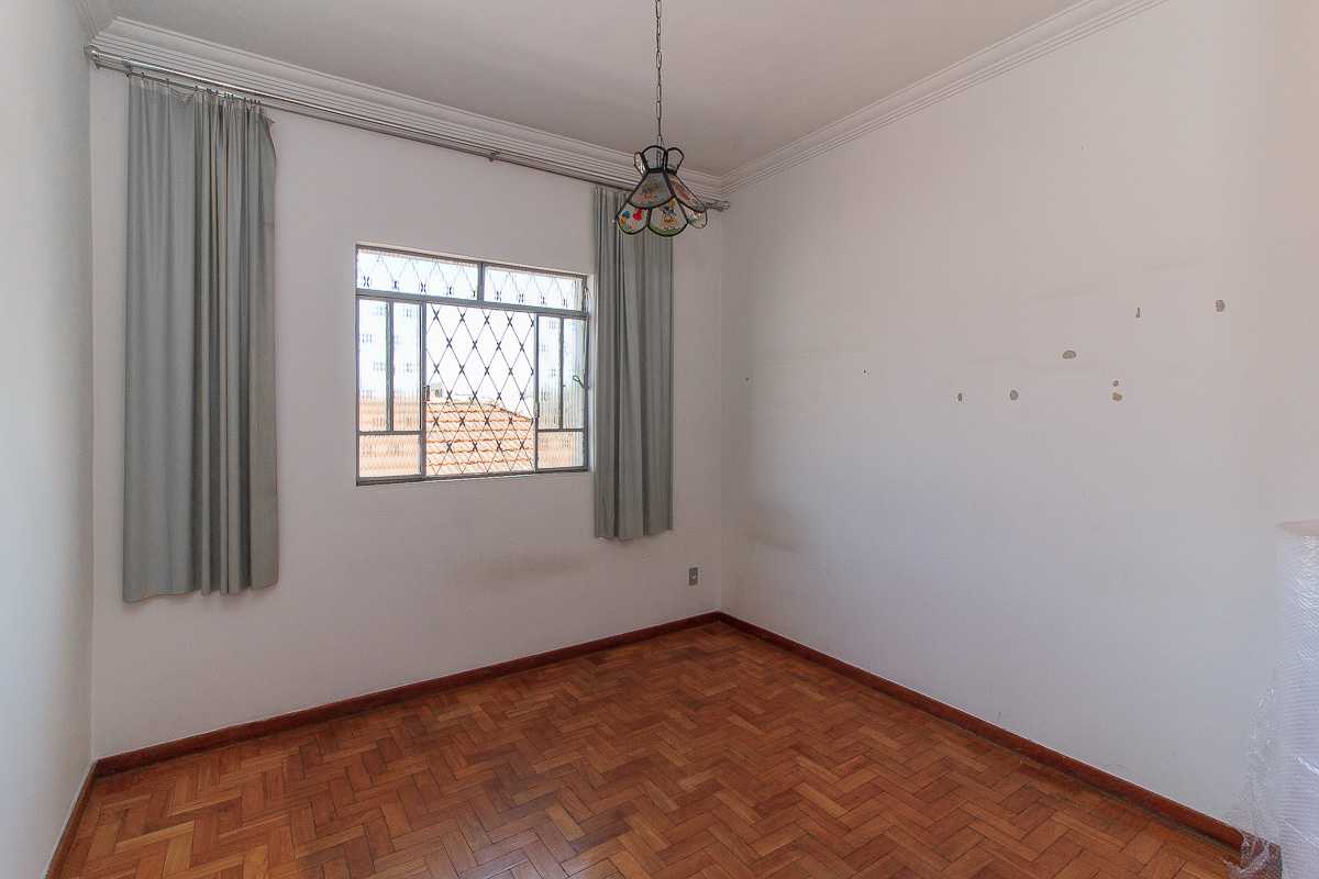 Casa à venda com 4 quartos, 303m² - Foto 12