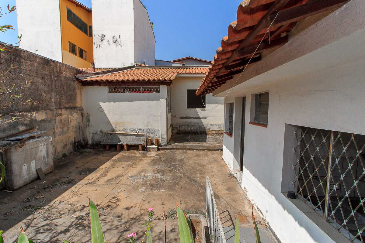 Casa à venda com 4 quartos, 303m² - Foto 18