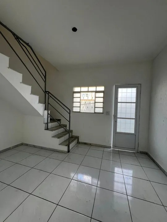 Casa à venda com 2 quartos, 360m² - Foto 3