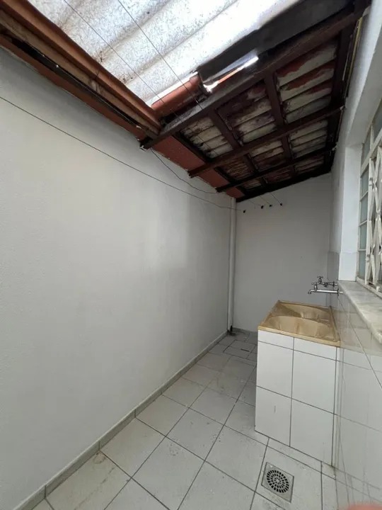 Casa à venda com 2 quartos, 360m² - Foto 9